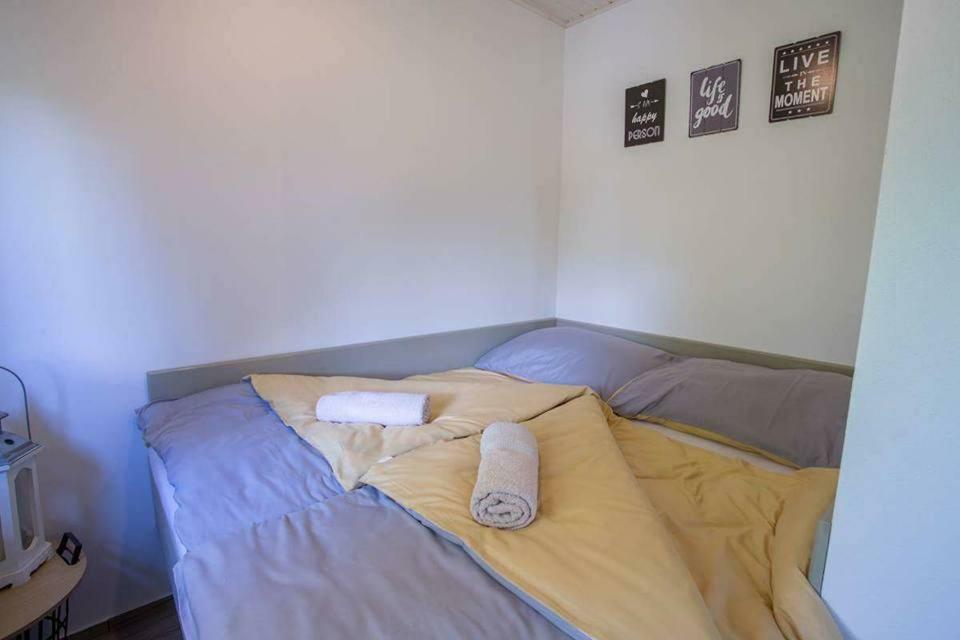 Pod Horou Apartment ชเตียฟนิซเก บาเน ภายนอก รูปภาพ
